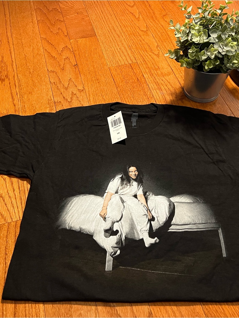 Women’s Black Short Sleeve Graphic Crewneck Tee - Photo Print